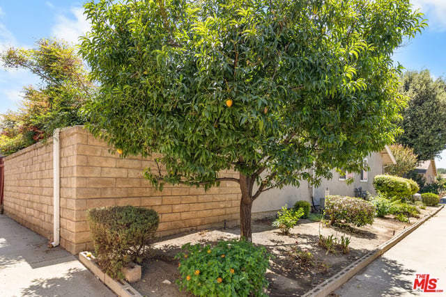 26834 Avenue Of The Oaks D, Newhall, CA 91321 — photo 4 of 38