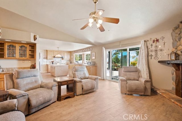 9722 Hierba, Agua Dulce, CA 91390 — photo 6 of 42