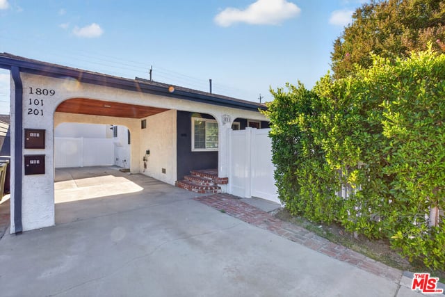 1811 N Avon Street, Burbank, CA 91505 — photo 3 of 66
