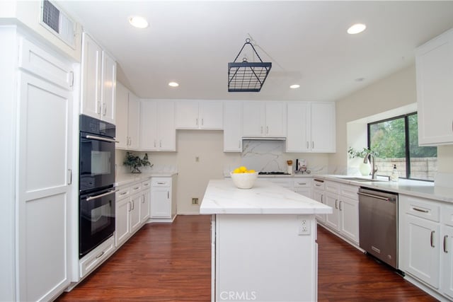 24371 Crestview Drive, Newhall, CA 91321 — photo 14 of 75
