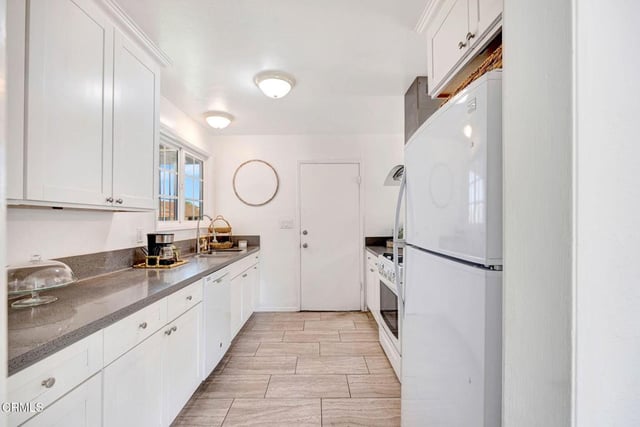 296 S Brookshire Avenue, Ventura, CA 93003 — photo 9 of 29