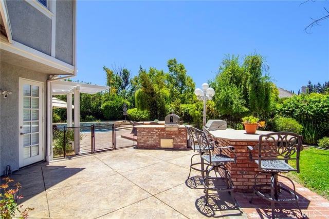 29450 Cambridge Court, Agoura Hills, CA 91301 — photo 15 of 37
