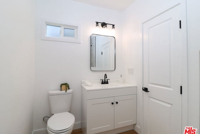 11125 S Osage Avenue, Inglewood, CA 90304 — photo 13 of 32