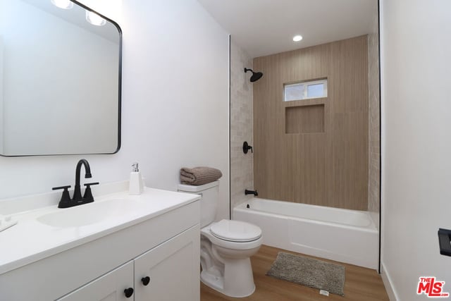 11125 S Osage Avenue, Inglewood, CA 90304 — photo 15 of 32