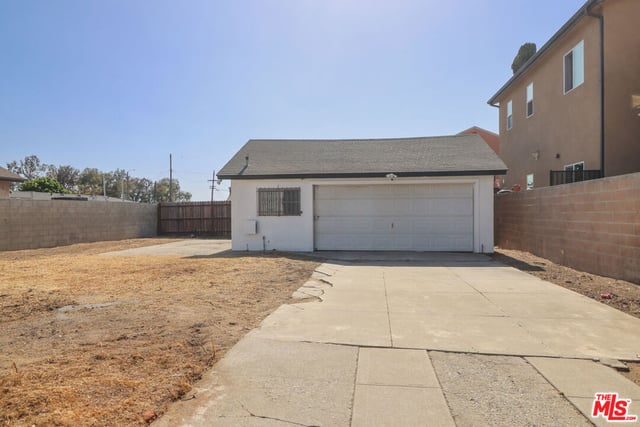 11125 S Osage Avenue, Inglewood, CA 90304 — photo 29 of 32