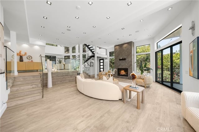 6358 La Rocha, Los Angeles, CA 90068 — photo 4 of 56