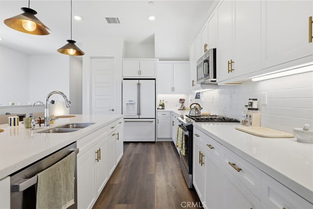 27525 Illumination Court, Valencia, CA 91381 — photo 7 of 55