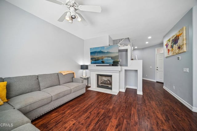231 Calle Orovista, Camarillo, CA 93012 — photo 7 of 47