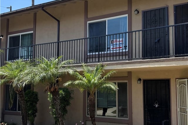 1920 N H Street 235, Oxnard, CA 93036 — photo 2 of 7