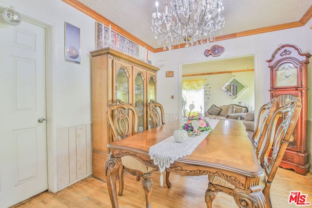 11615 Simms Avenue, Inglewood, CA 90303 — photo 4 of 14