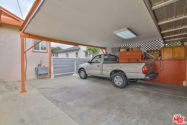 11615 Simms Avenue, Inglewood, CA 90303 — photo 9 of 14