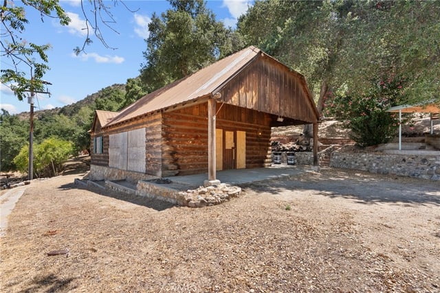 27772 Parker Rd, Castaic, CA 91384 — photo 13 of 31