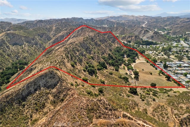 27772 Parker Rd, Castaic, CA 91384 — photo 4 of 31