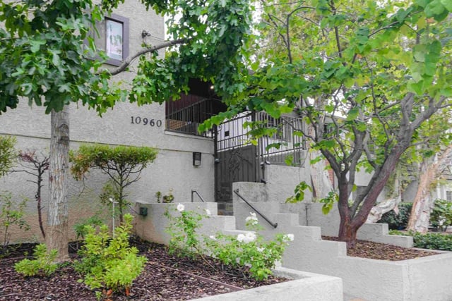 10960 Bluffside 102, Studio City, CA 91604 — photo 16 of 19