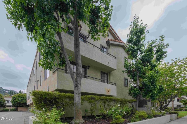10960 Bluffside 102, Studio City, CA 91604 — photo 18 of 19