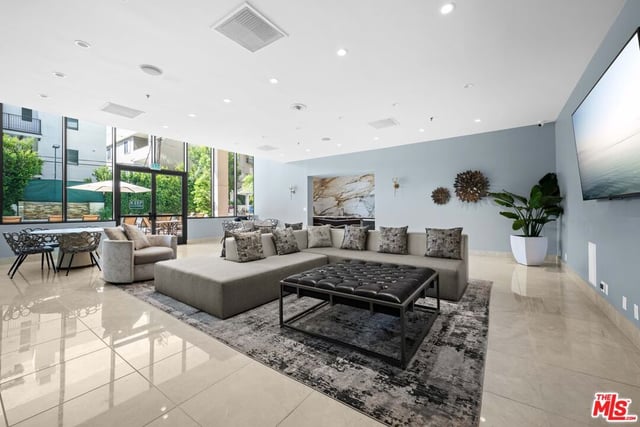 10724 Wilshire Boulevard 1001, Los Angeles, CA 90024 — photo 15 of 22