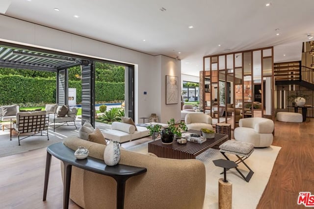 927 N Whittier Drive, Beverly Hills, CA 90210 — photo 14 of 55