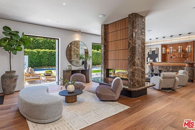 927 N Whittier Drive, Beverly Hills, CA 90210 — photo 8 of 55