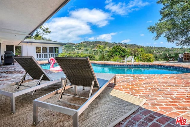 2144 Banyan Drive, Los Angeles, CA 90049 — photo 36 of 46