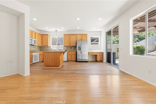 28549 Silverking Trail, Saugus, CA 91390 — photo 11 of 60