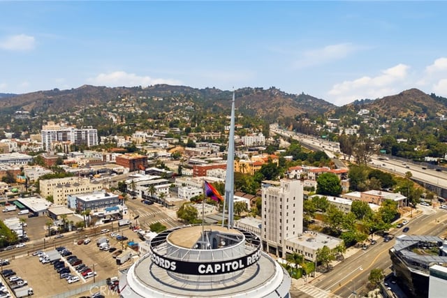 6250 Hollywood Boulevard 4M, Los Angeles, CA 90028 — photo 28 of 71