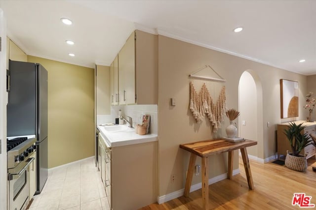 2025 4th Street 302A, Santa Monica, CA 90405 — photo 6 of 53