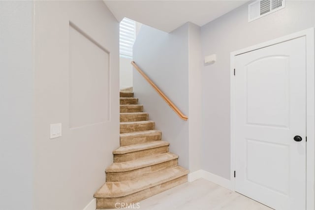 27631 Iris Place, Castaic, CA 91384 — photo 4 of 35