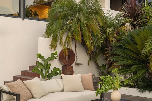 2890 Las Alturas Street, Los Angeles, CA 90068 — photo 26 of 32