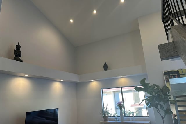 18445 Hatteras Street 402, Tarzana, CA 91356 — photo 5 of 22