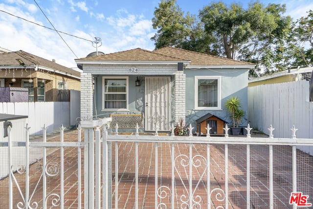 824 W Palmer Street, Compton, CA 90220 — photo 28 of 41