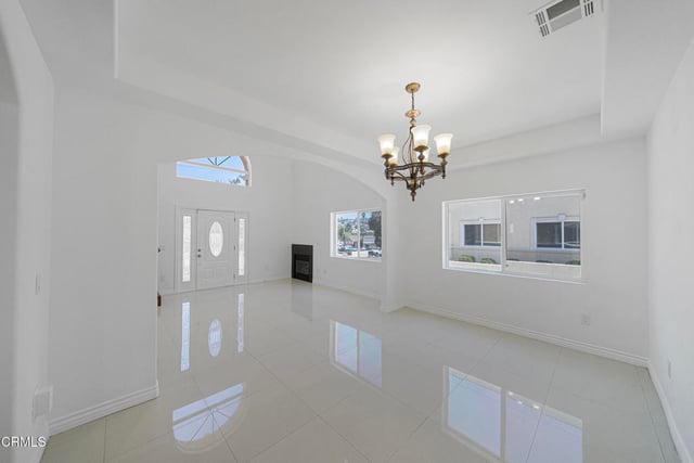 6164 Mesa Avenue, Los Angeles, CA 90042 — photo 11 of 32