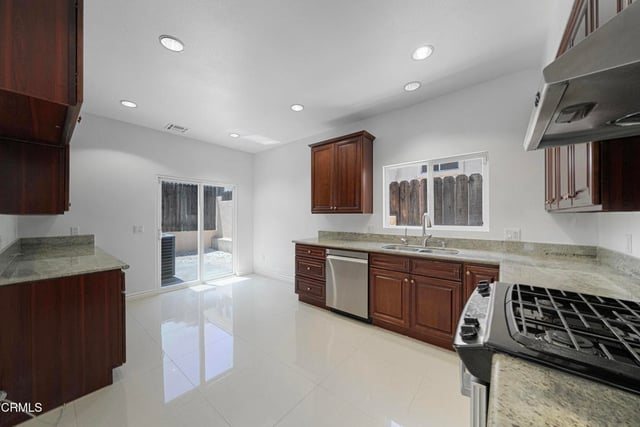 6164 Mesa Avenue, Los Angeles, CA 90042 — photo 12 of 32