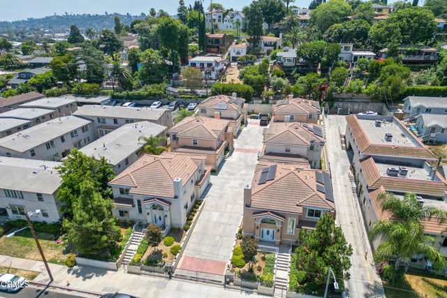 6164 Mesa Avenue, Los Angeles, CA 90042 — photo 4 of 32