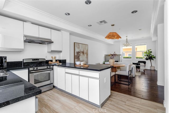 431 N Los Robles Avenue 2, Pasadena, CA 91101 — photo 11 of 26