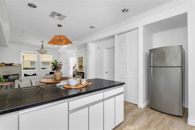 431 N Los Robles Avenue 2, Pasadena, CA 91101 — photo 12 of 26