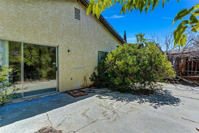 2812 Fairfield Avenue, Palmdale, CA 93550 — photo 8 of 41