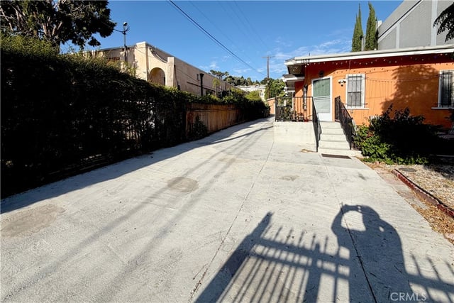 1558 N Kenmore, Los Angeles, CA 90027 — photo 5 of 36