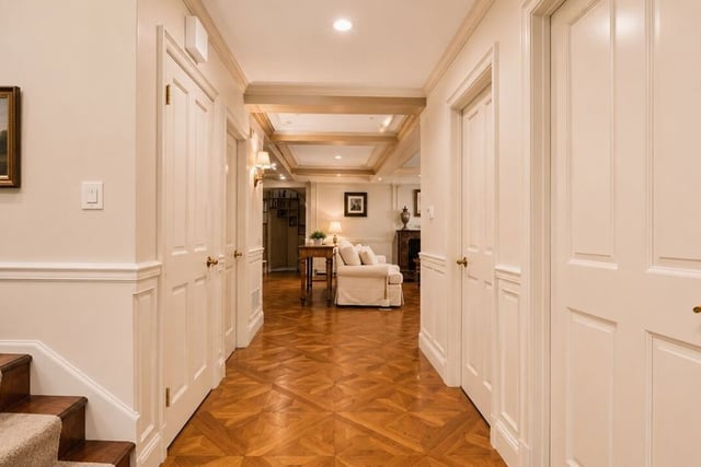 16201 Meadowcrest Road, Sherman Oaks, CA 91403 — photo 10 of 73
