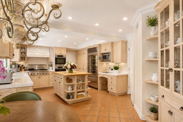 16201 Meadowcrest Road, Sherman Oaks, CA 91403 — photo 12 of 73