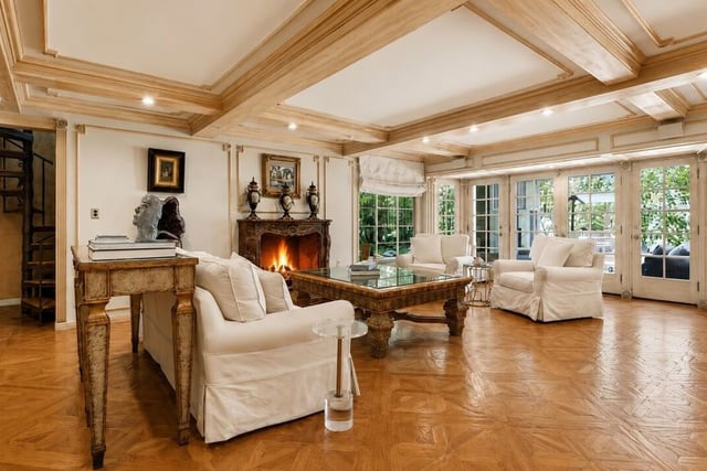 16201 Meadowcrest Road, Sherman Oaks, CA 91403 — photo 17 of 73