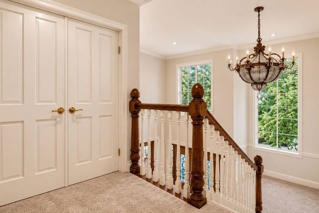 16201 Meadowcrest Road, Sherman Oaks, CA 91403 — photo 25 of 73