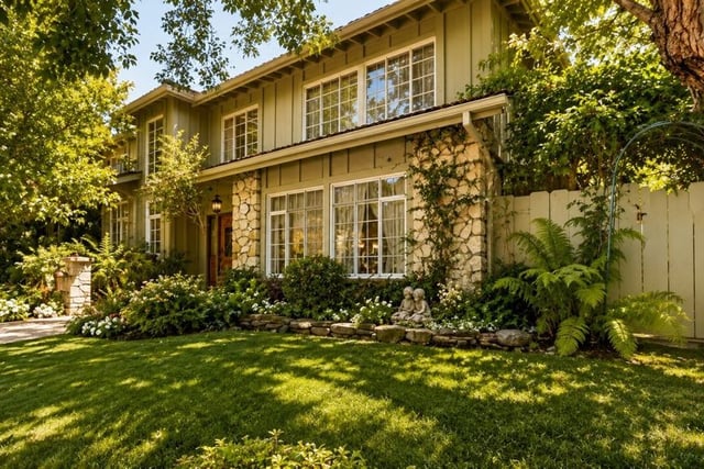16201 Meadowcrest Road, Sherman Oaks, CA 91403 — photo 3 of 73