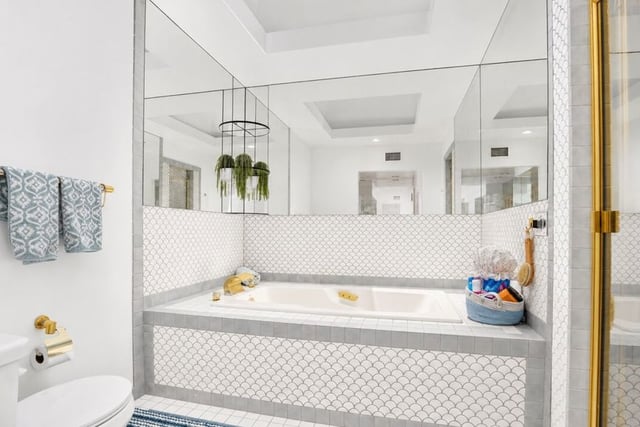 16201 Meadowcrest Road, Sherman Oaks, CA 91403 — photo 30 of 73