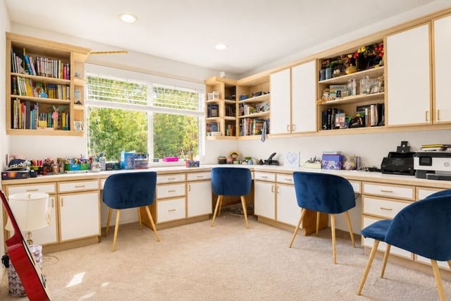 16201 Meadowcrest Road, Sherman Oaks, CA 91403 — photo 48 of 73