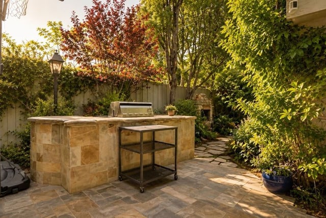 16201 Meadowcrest Road, Sherman Oaks, CA 91403 — photo 58 of 73