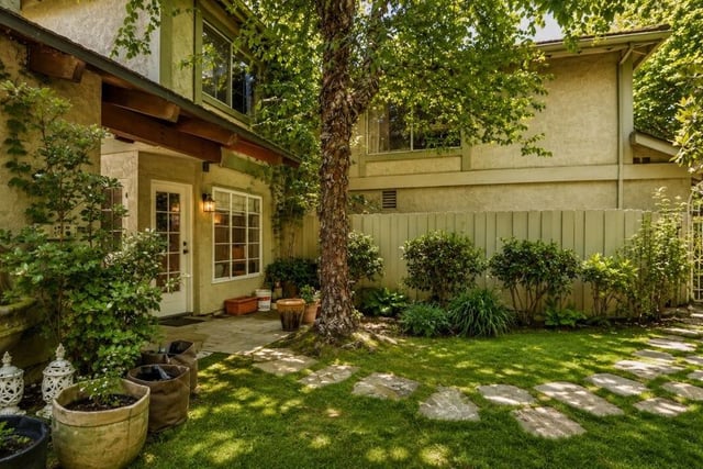 16201 Meadowcrest Road, Sherman Oaks, CA 91403 — photo 67 of 73