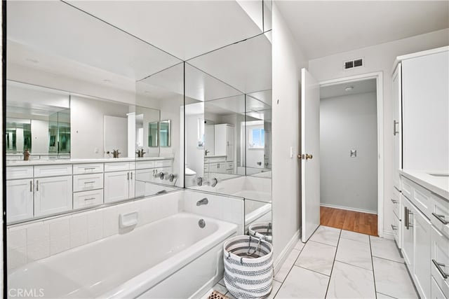 4675 Willis Avenue 105, Sherman Oaks, CA 91403 — photo 17 of 34