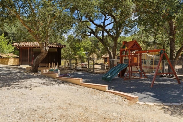 736 Crater Oak Drive, Calabasas, CA 91302 — photo 12 of 44