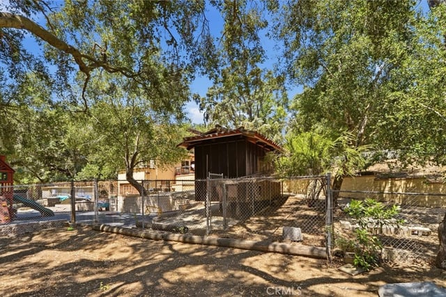 736 Crater Oak Drive, Calabasas, CA 91302 — photo 16 of 44