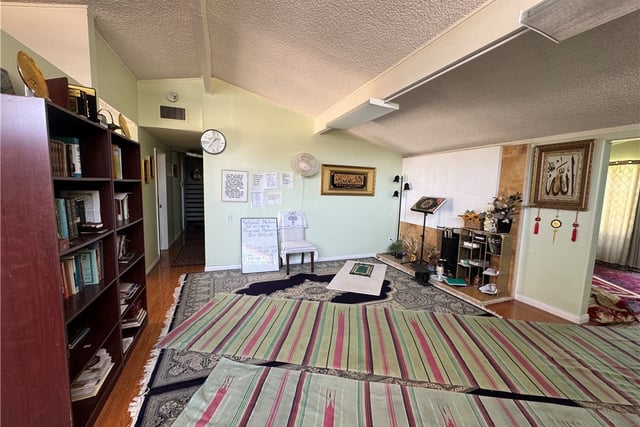 8740 Winnetka, Los Angeles, CA 91324 — photo 10 of 37